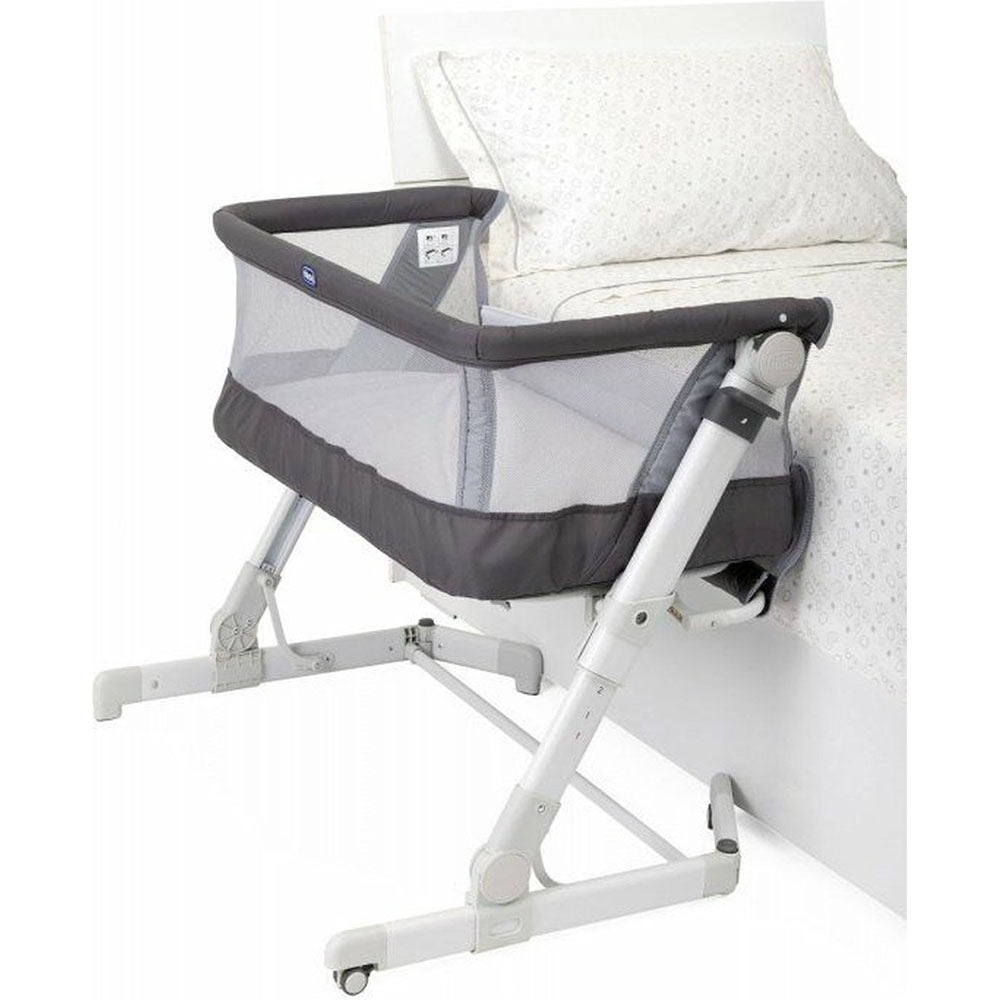 Chicco-Next2Me-PopUp-Travel-Cot-Atmosphere