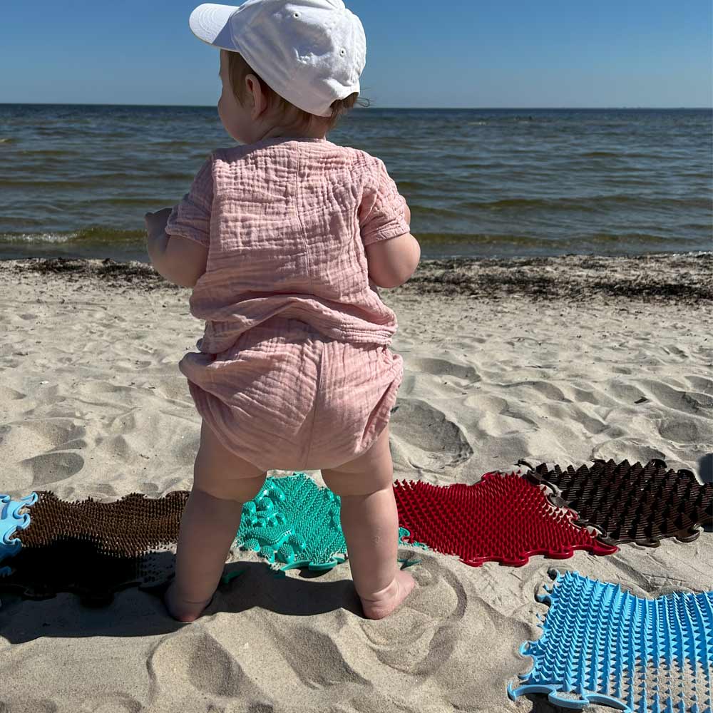 KidAtTheBeach