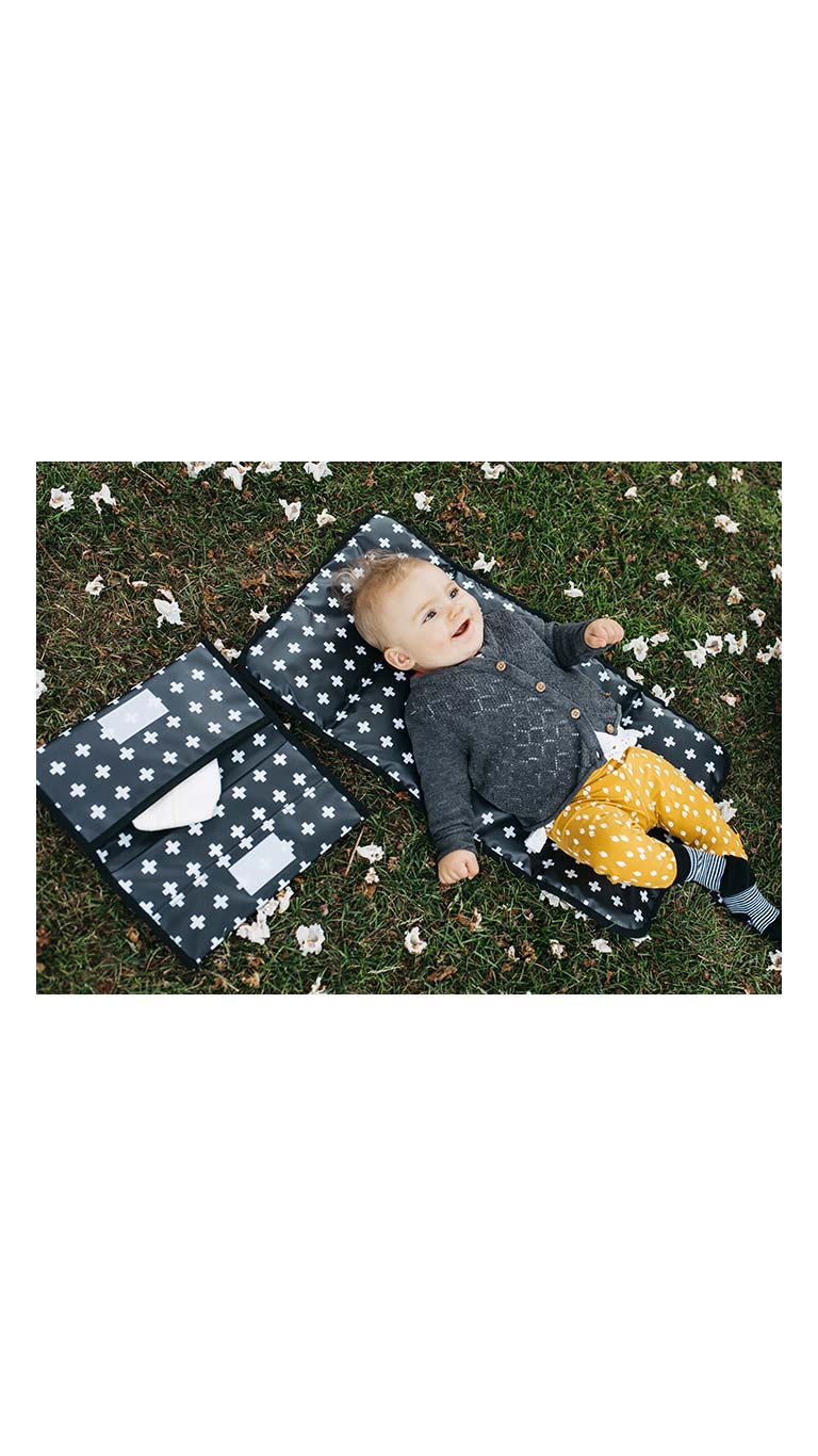 KipkepDiaperWalletCrossyBlak