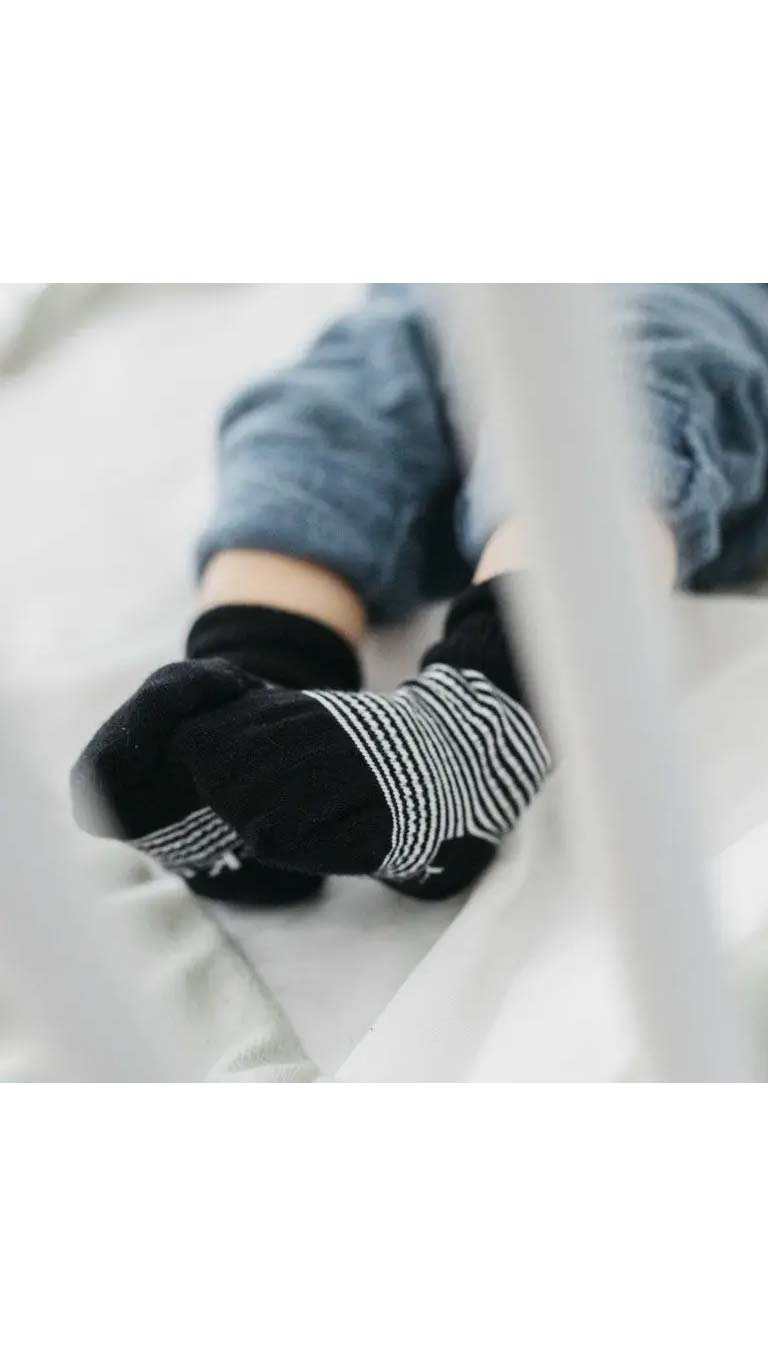 KipkepStayonSocksBlackStripes2Pairs