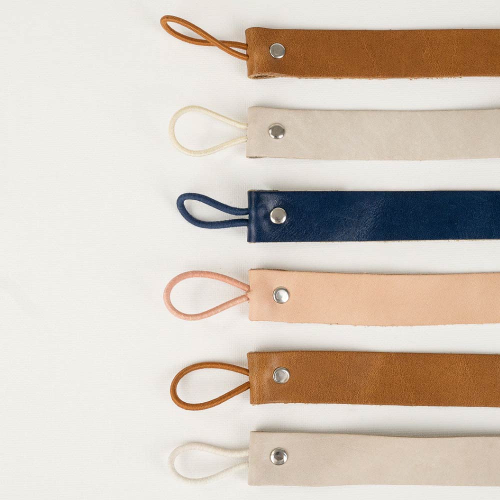 Minikoioi Klips Leather Pacifier and Teether Holder 