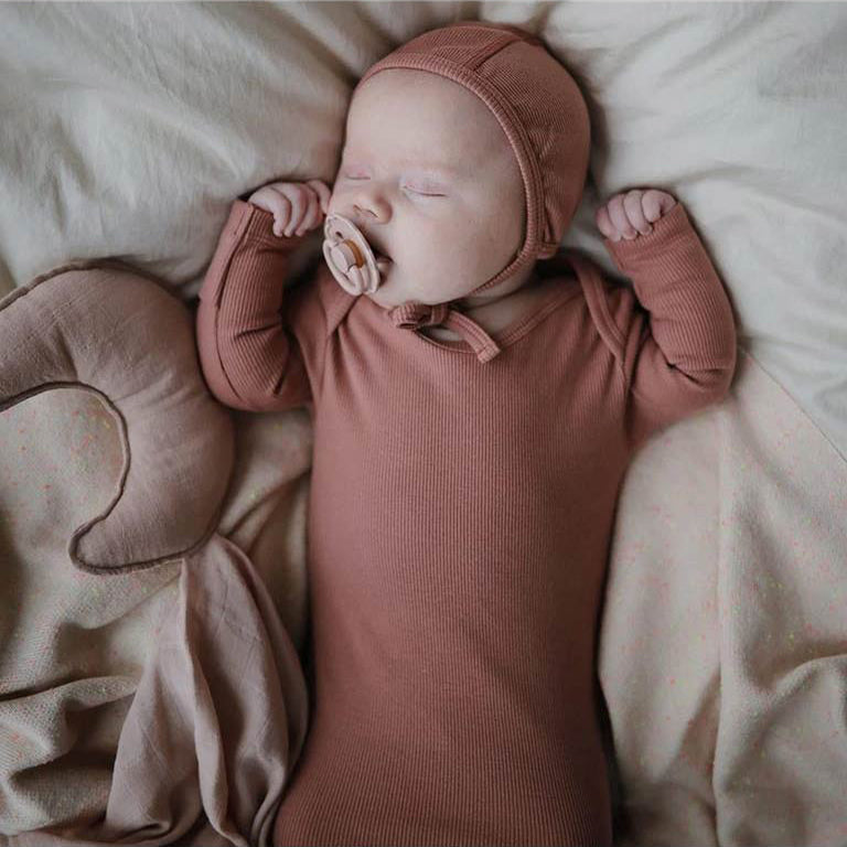 Mushie Lovey Blanket Moon - Blush