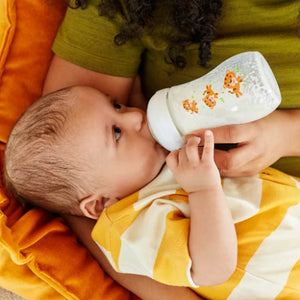 Philips Avent Natural Response Plastic Bottle (1m+) Tiger - 260ml